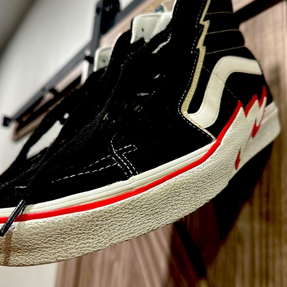 Vans high tops size 10 - Picture 3 of 3